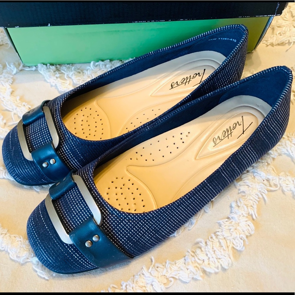 Trotters of England “Sizzle” Navy Linen Flats Size 6.5 Wide